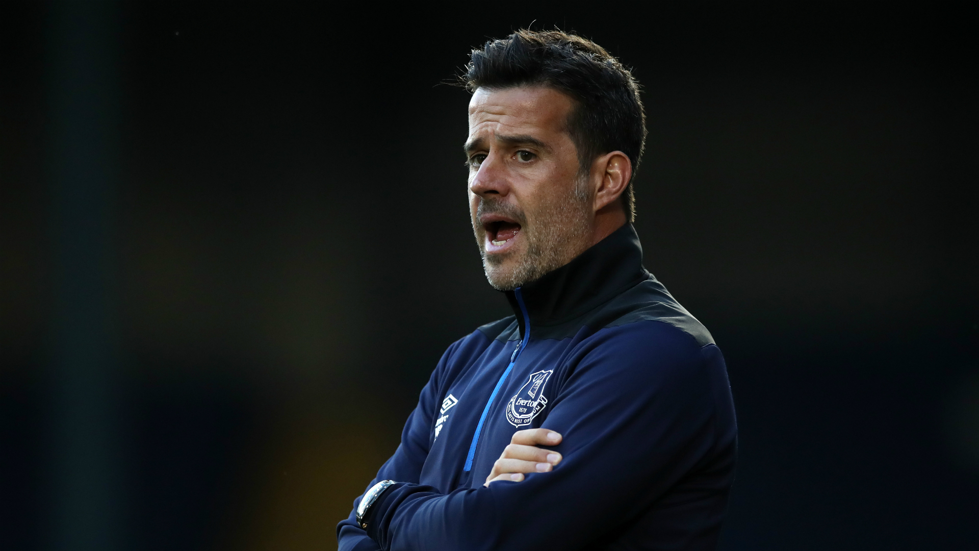 他试图向家 他试图向家